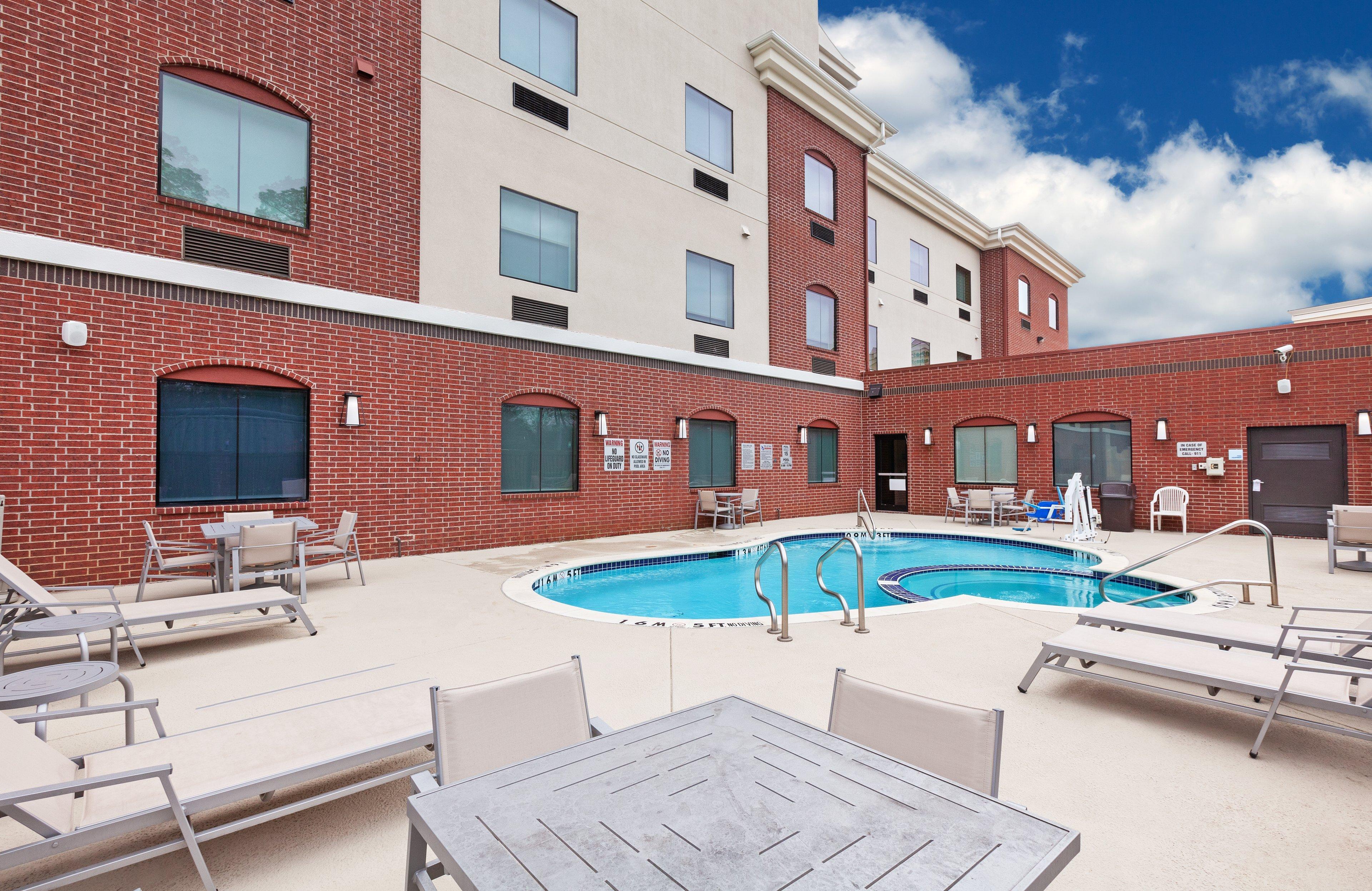 Holiday Inn Express & Suites Longview South I-20 By Ihg Exterior photo